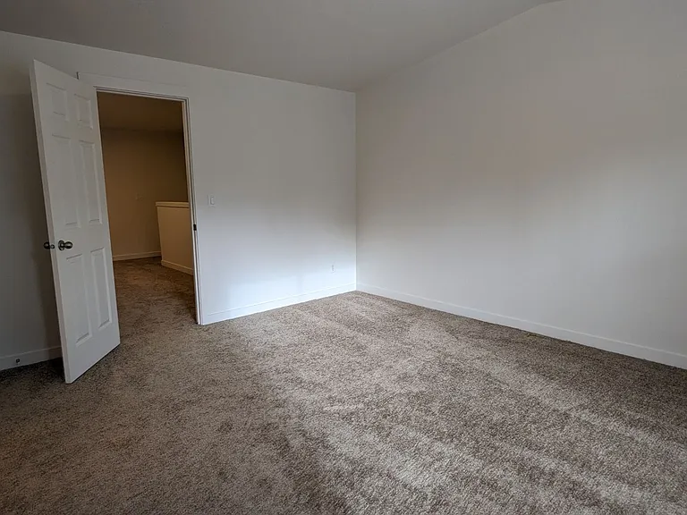 Halsey East Townhomes — Photo 77