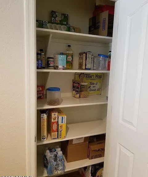 40250 W Green Ct — Photo 8