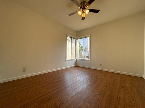 2nd image of 14339 Sylvan St #1/2