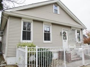 3 Walnut Ter, Keyport, NJ 07735