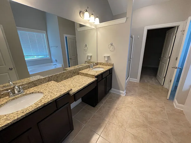 654 Dutchmans Creek Trl — Photo 11