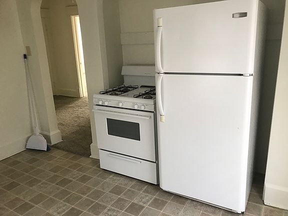 4th image of 406 N 8th St #406