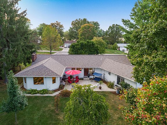 3rd image of 6190 Douglas Dr