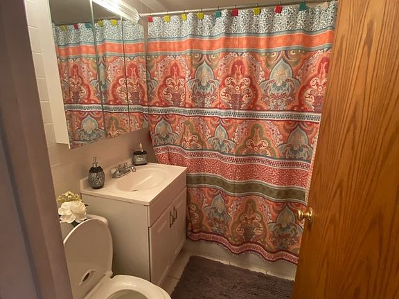 4th image of 10811 S Lloyd Dr APT 7