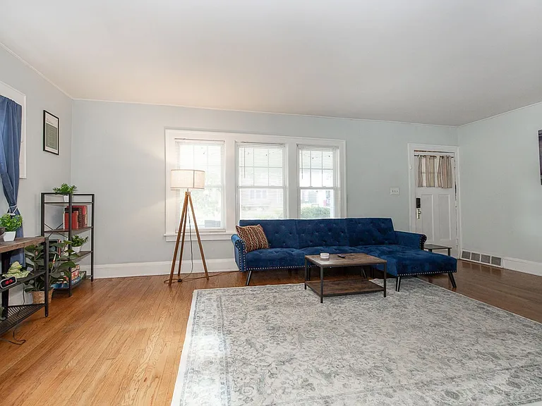 3165 Kensington Rd — Photo 3