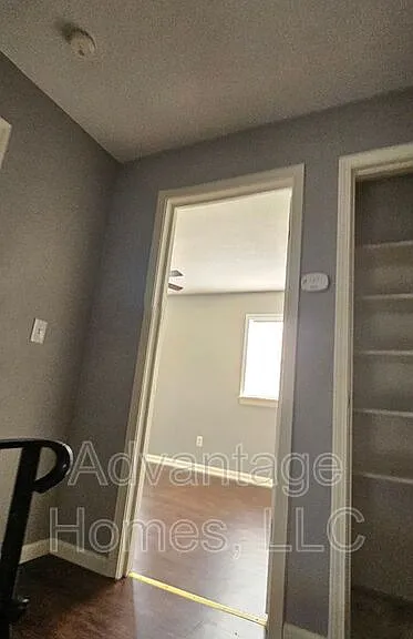 721 N 70th Ter — Photo 13