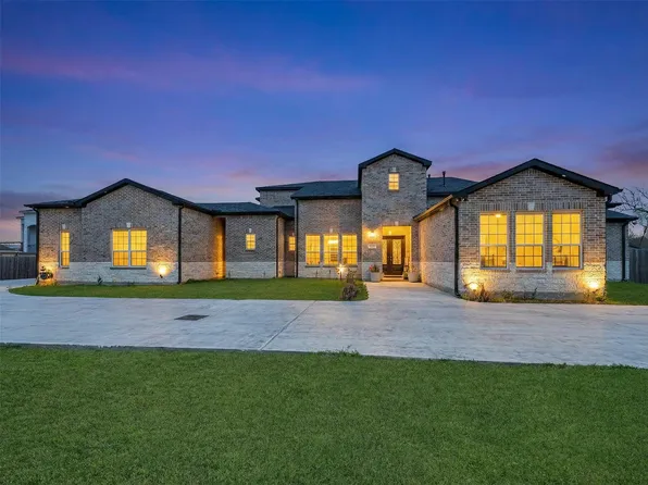 4821 1st St, Pasadena, TX 77504