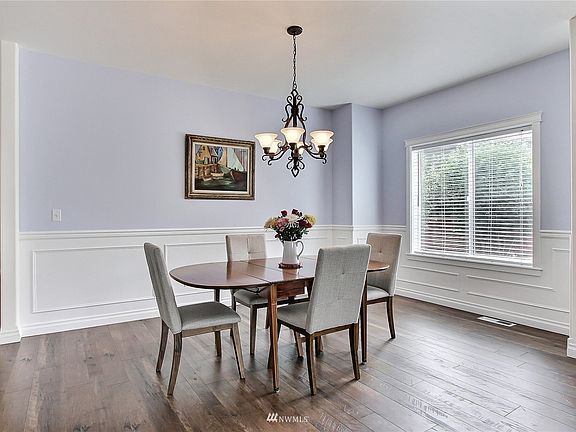 Dining room, I love the wainscotting! >