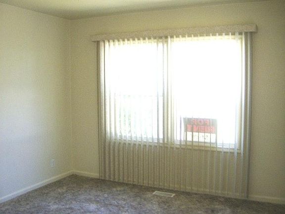 5th image of 1328 E Zenith Ave