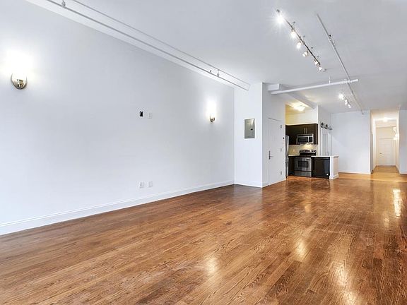 3rd image of 149 Grand St APT 2W
