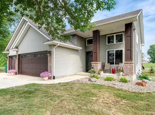 1303 Prairie St NW, Montgomery, MN 56069