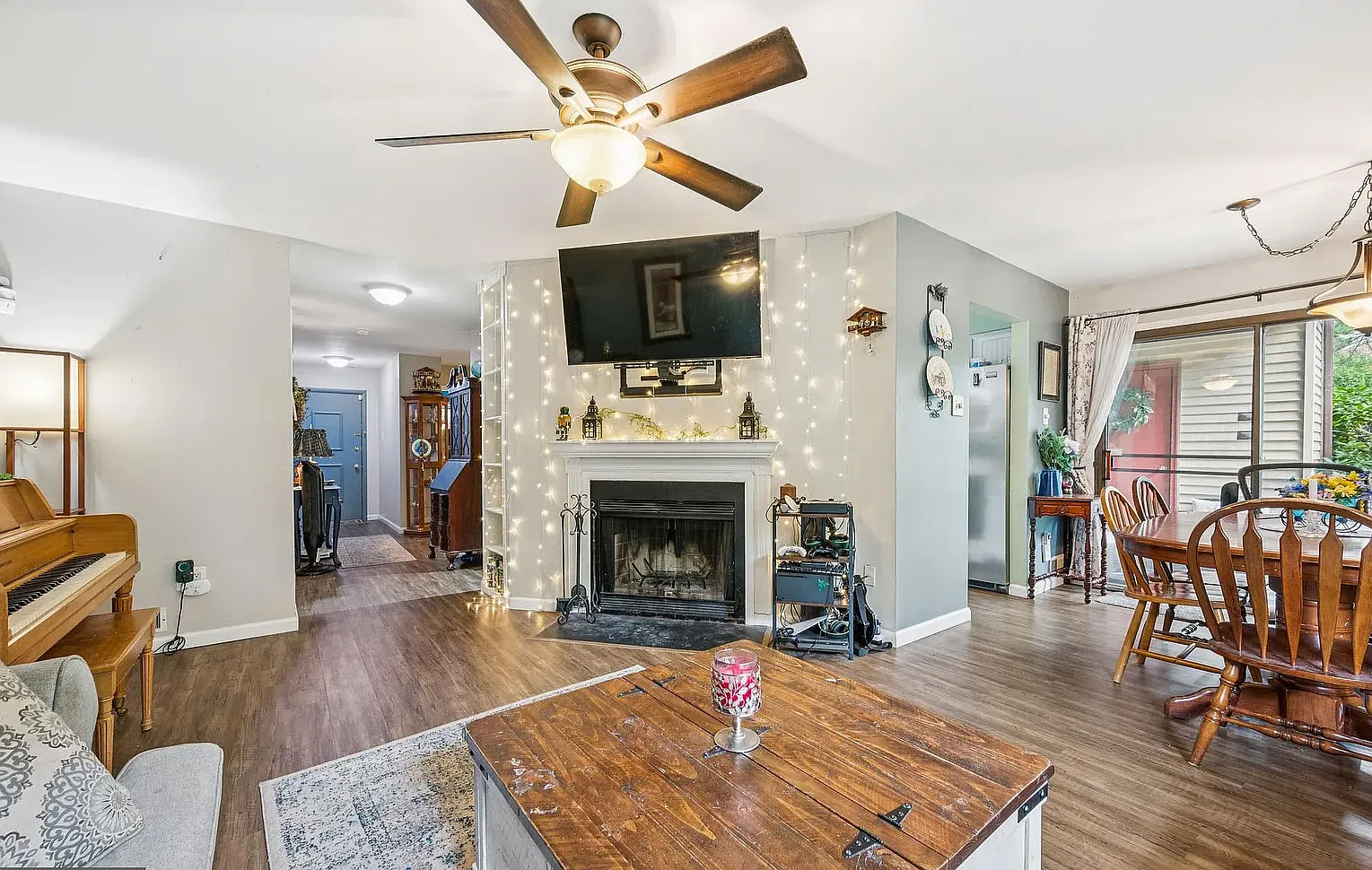 2 bed, 1177 sqft, $2,325 — Photo 4