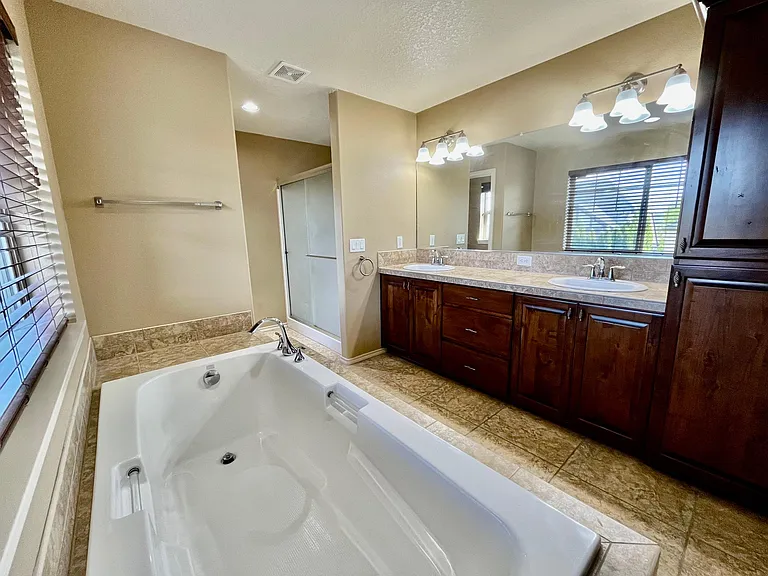 6457 NW Dingo Dr — Photo 9