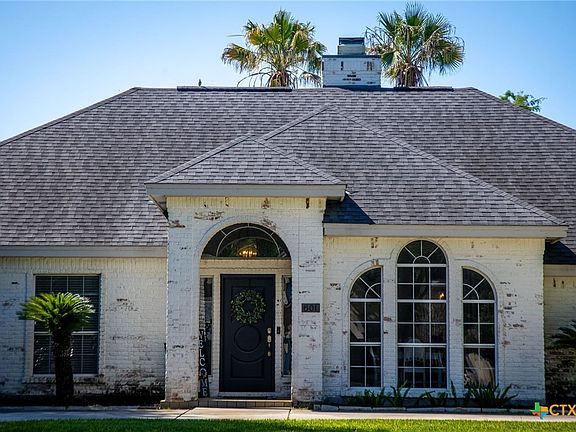 4th image of 601 Woodlake Dr