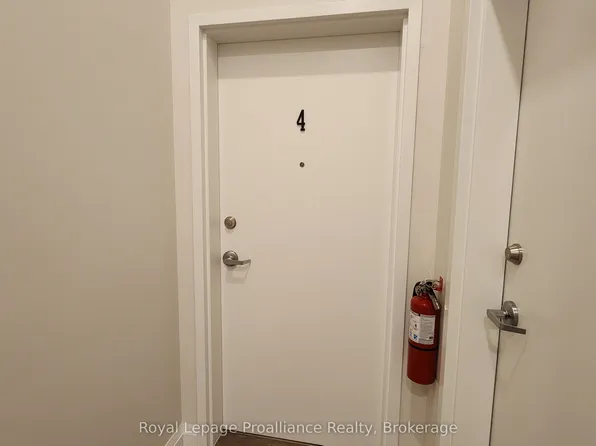 261 Front St #4, Belleville, ON K8N 2Z6