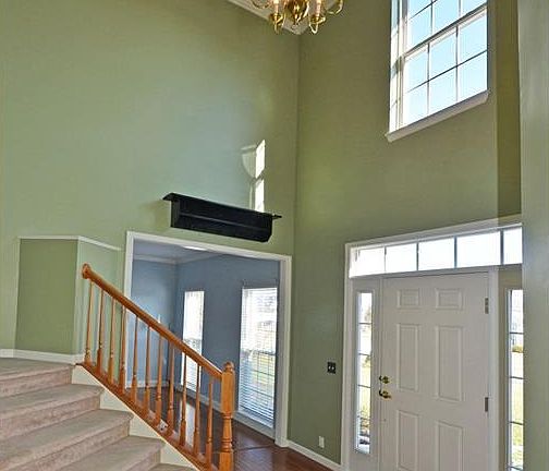 3rd image of 3374 Burgundy Cir