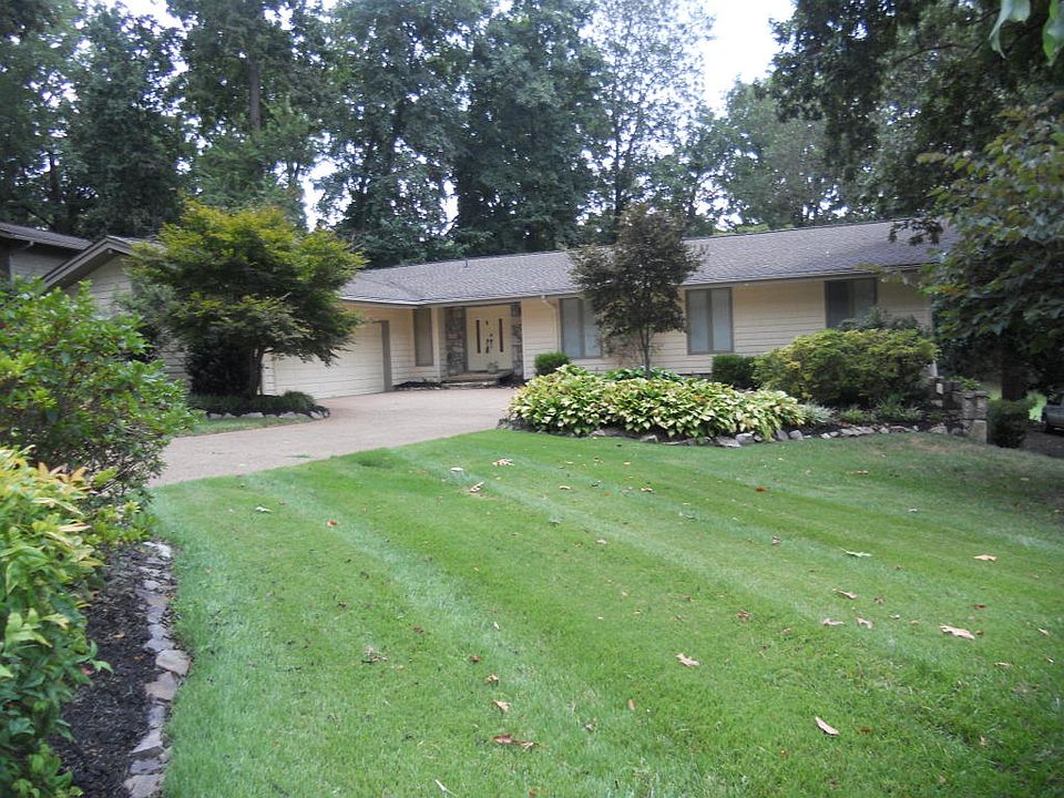 1st image of 12220 Oakmont Cir #1