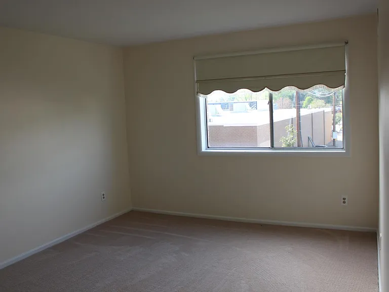 216 Locust St SE #129 — Photo 6