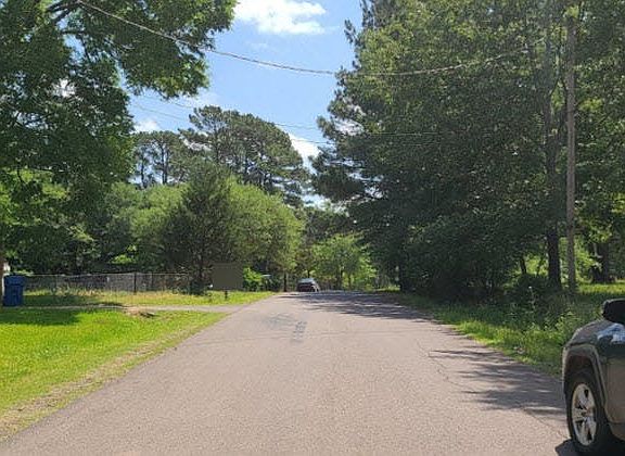 5th image of 1101 Willow Dr