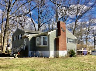 39 Sunset Dr, Walden, NY 12586