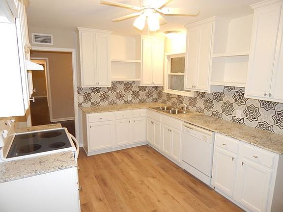 4th image of 2025 Glenbrook Dr