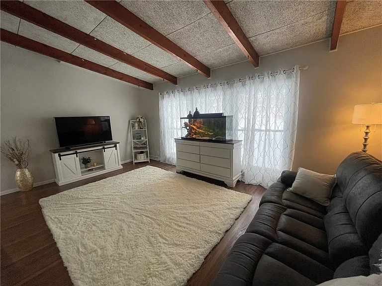 4292 Clover St — Photo 11