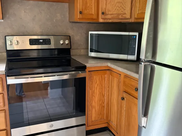 84 Milwaukee Ave, Bethel, CT 06801