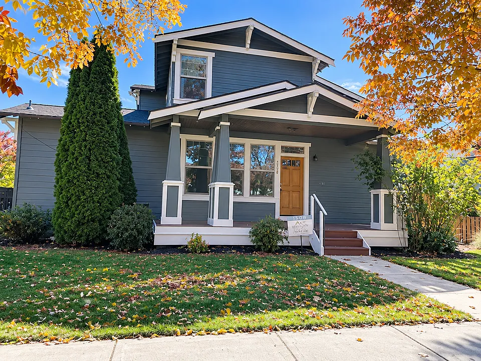1530 NW Hickory Pl