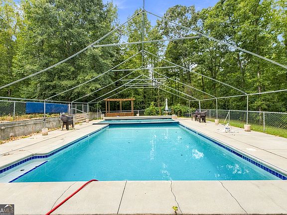 2nd image of 111 N Bethany Rd