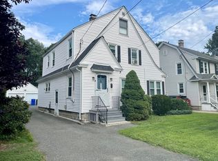 27 Gillette Ave, Springfield, MA 01118