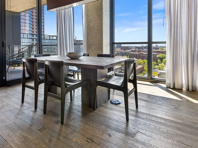 Private Dining Space at The Mason Apartments in Chicago, IL 60607