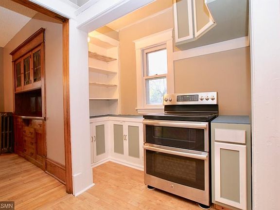 3rd image of 1652 Marshall Ave