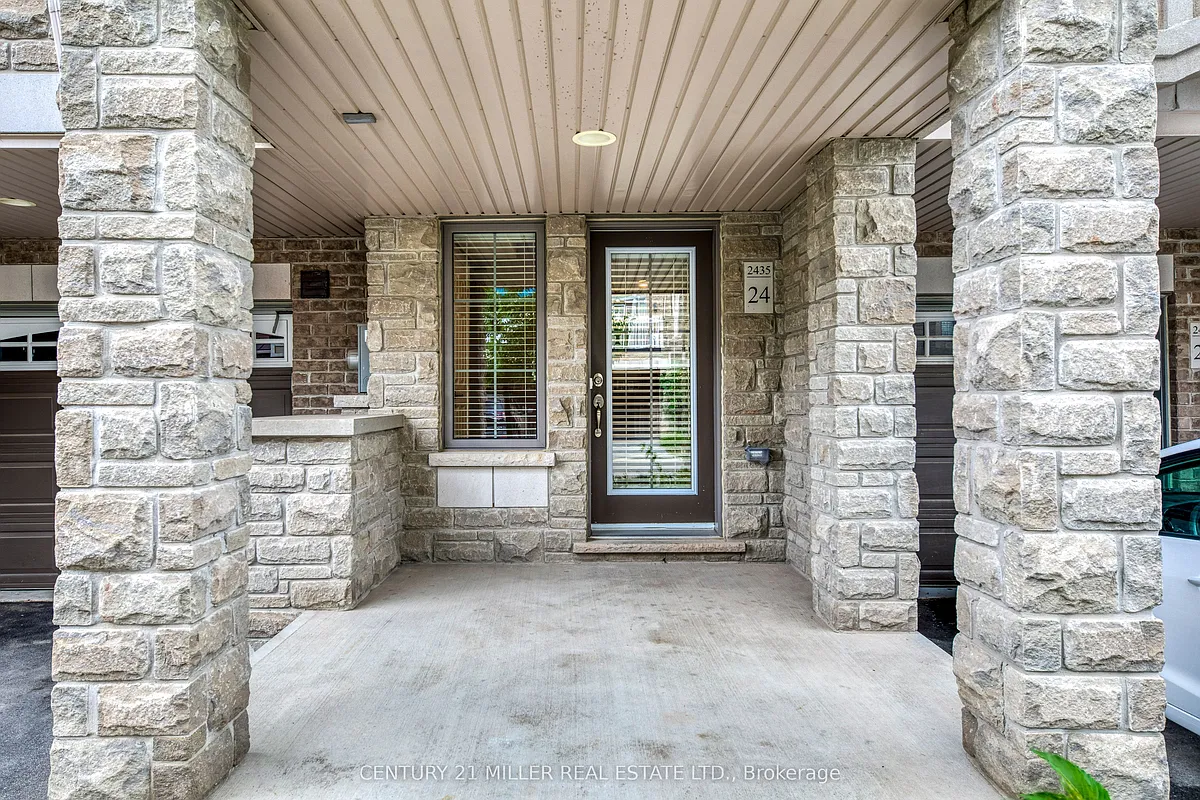 Photo 2 of 35 - 2435 Greenwich Dr #24 - Oakville, ON Building Photo - 2435 Greenwich Dr #24