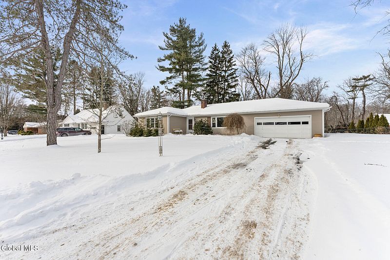 4th image of 6 Maple Ridge Avenue