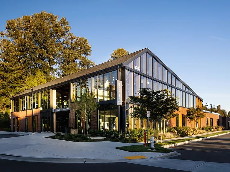 Leasing entrance