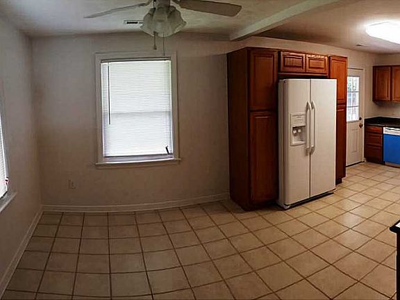 4th image of 433 Woodview Ave