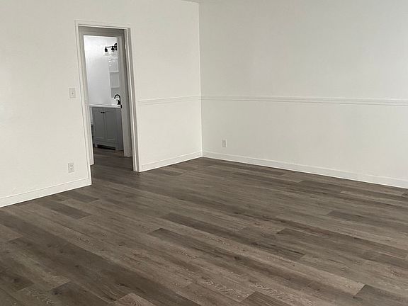 2nd image of 7252 Milwood Ave #11