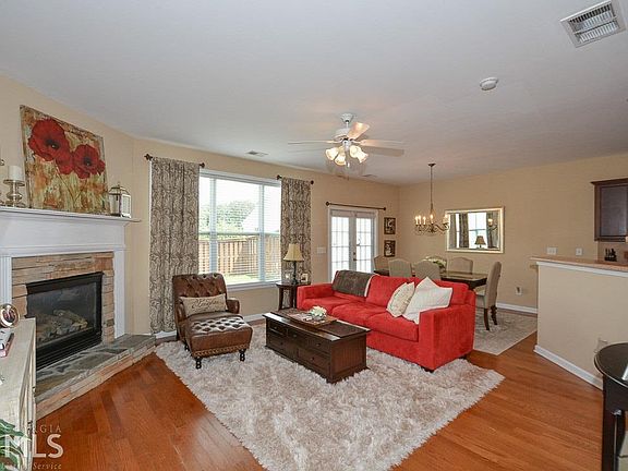 5th image of 350 Niblewill Pl