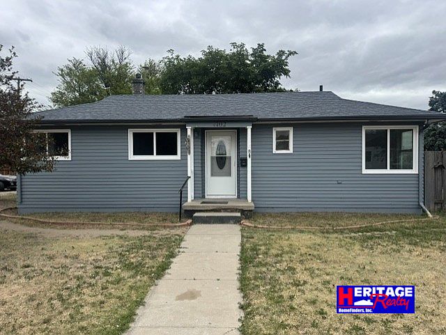 1st image of 1702 W Chesterfield Dr