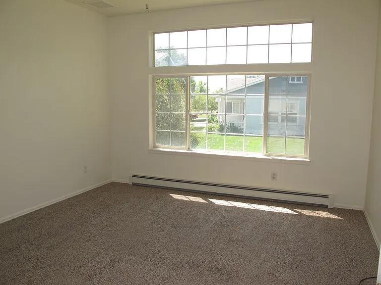 2479 Wellington Ct — Photo 12