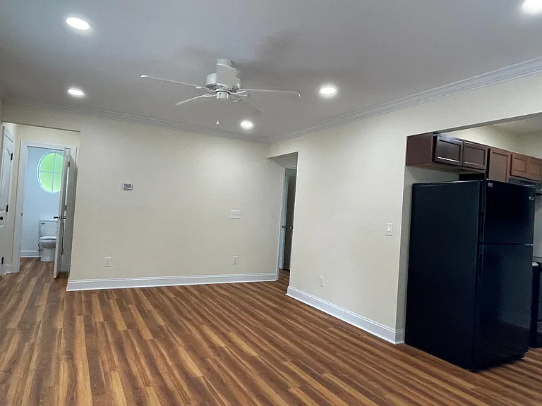 604 Avery St — Photo 7