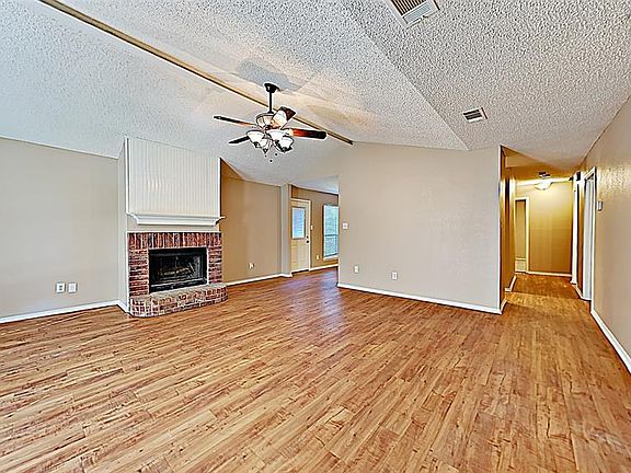 4th image of 1216 Glen Creek Dr
