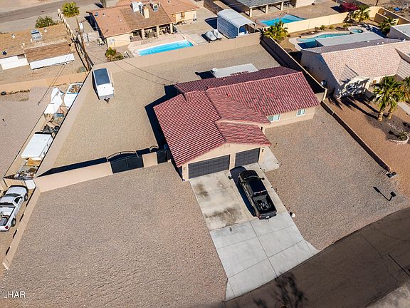 3rd image of 1705 Onyx Ln
