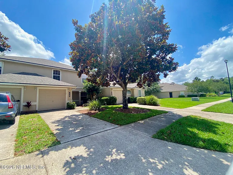 1530 Vineland Cir #B — Photo 3
