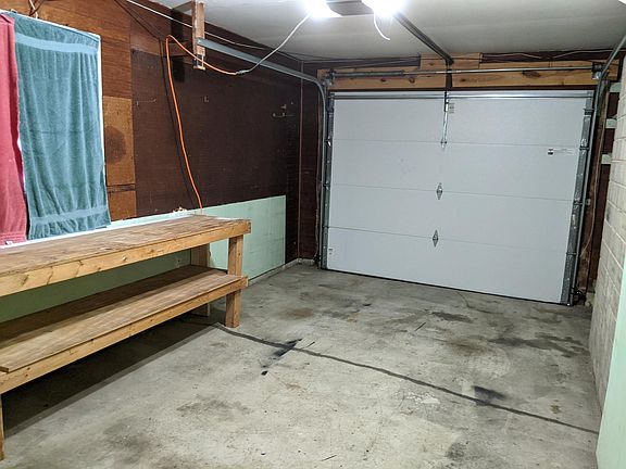2nd image of 1813 Boesel Ave