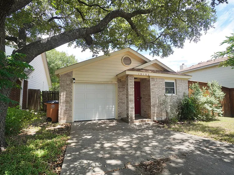 13102 Staton Dr — Photo 2