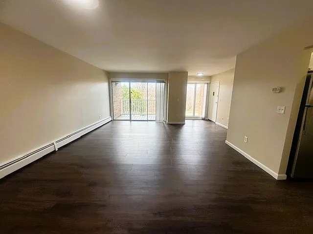 Burnet Park Apartments — Photo 3