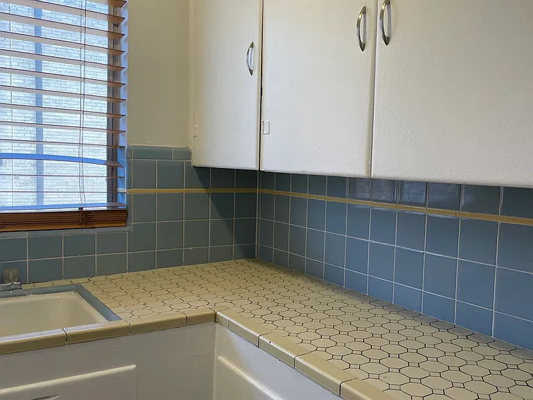 1375 N Pearl St #8 — Photo 8