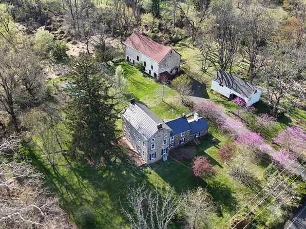 345 Park Ave, Chalfont, PA 18914