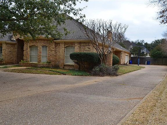 3rd image of 3005 Scarborough Ln W